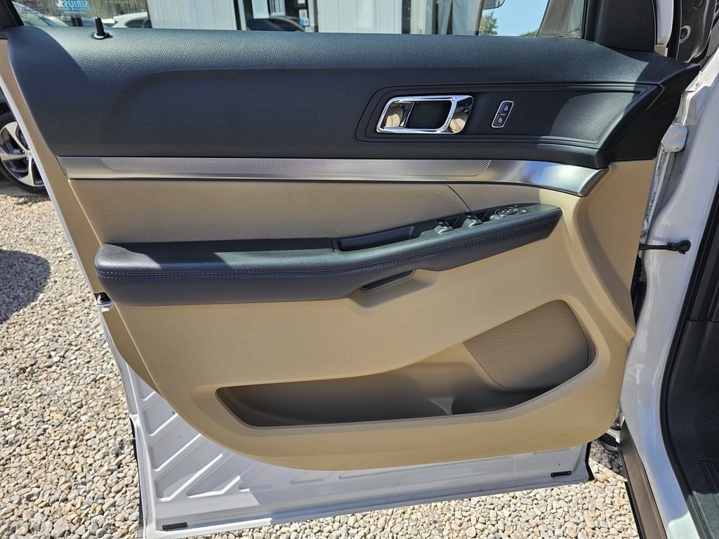 2017 Ford Explorer Image 12