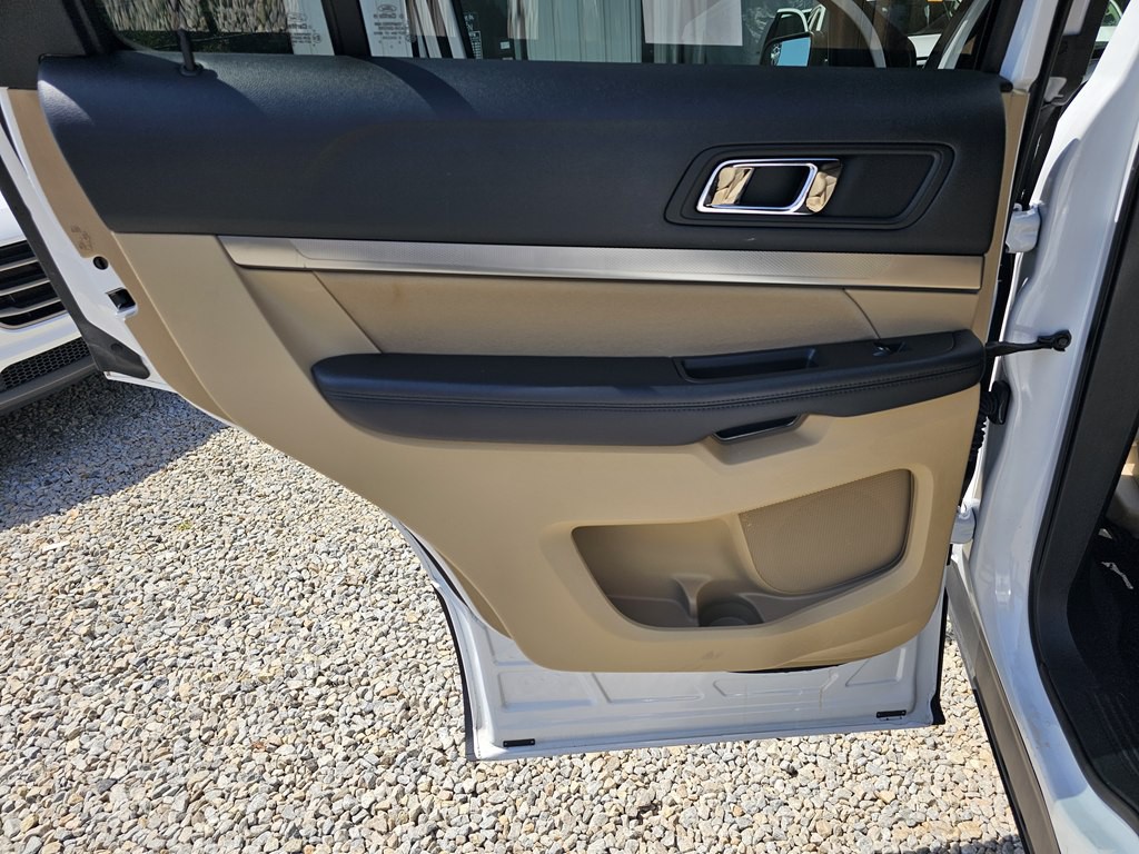 2017 Ford Explorer Image 14