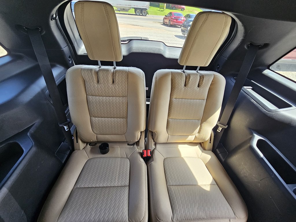 2017 Ford Explorer Image 17