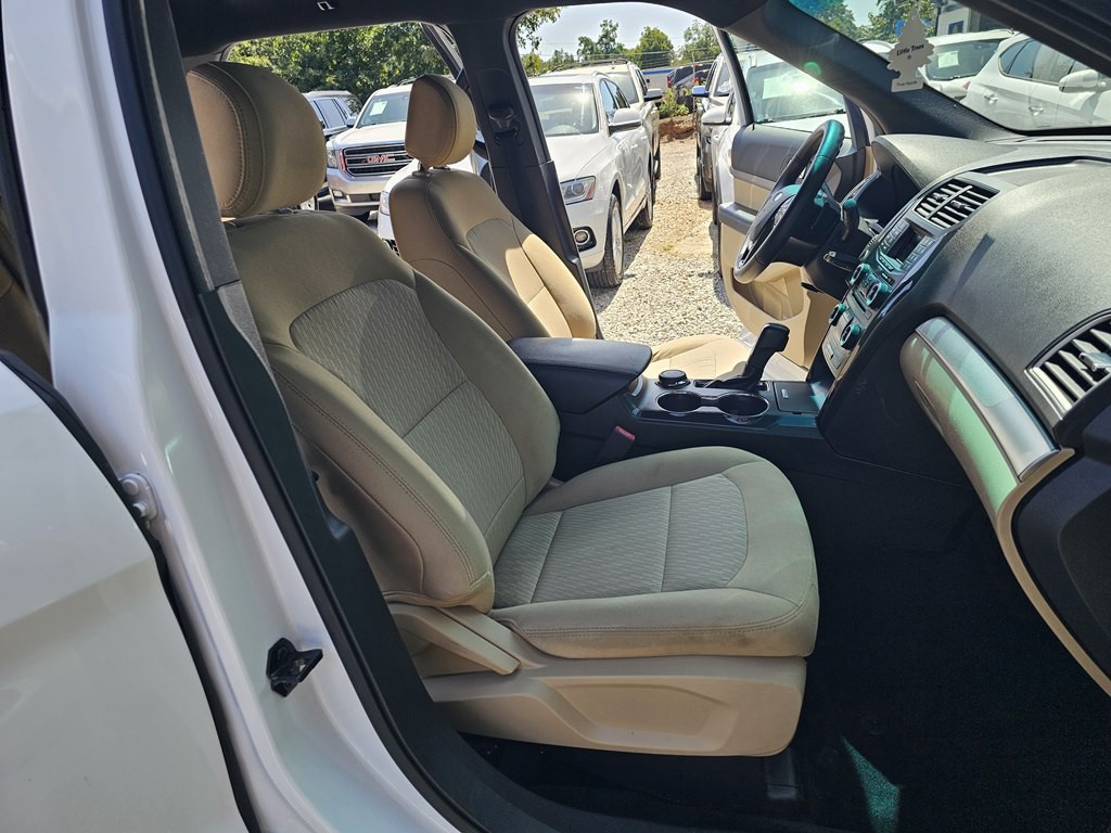 2017 Ford Explorer Image 18