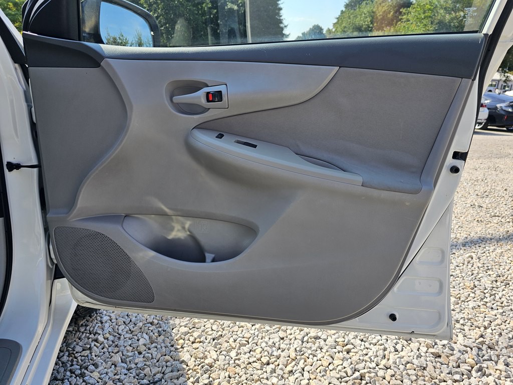 2009 Toyota Corolla Image 18