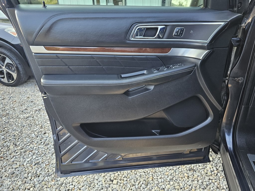 2017 Ford Explorer Image 12