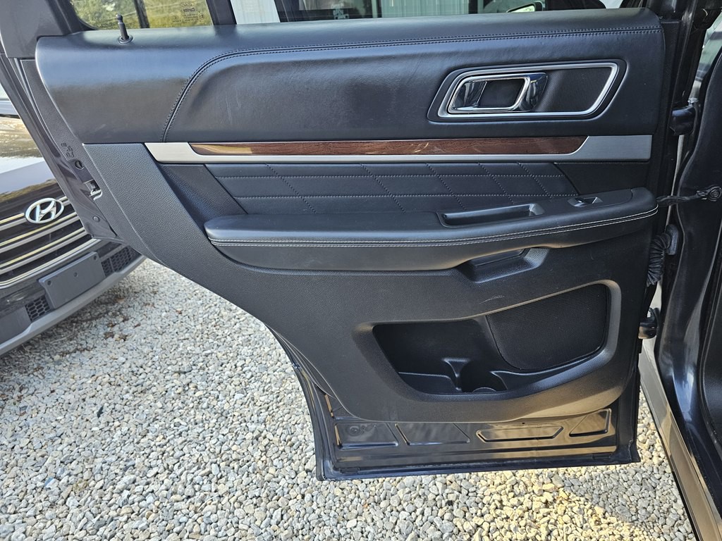 2017 Ford Explorer Image 14