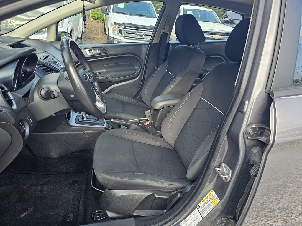 2014 Ford Fiesta Image 11