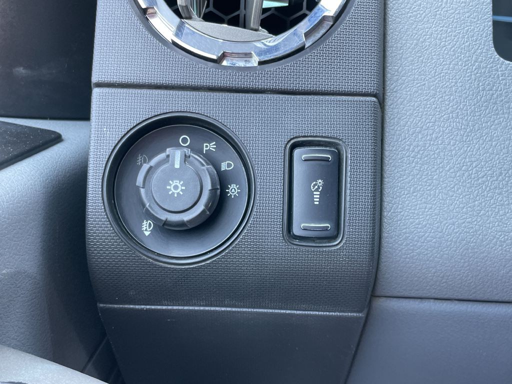 2016 Ford F-350 Image 28