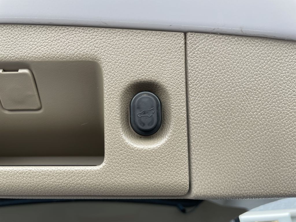 2017 Chevrolet Tahoe Image 38