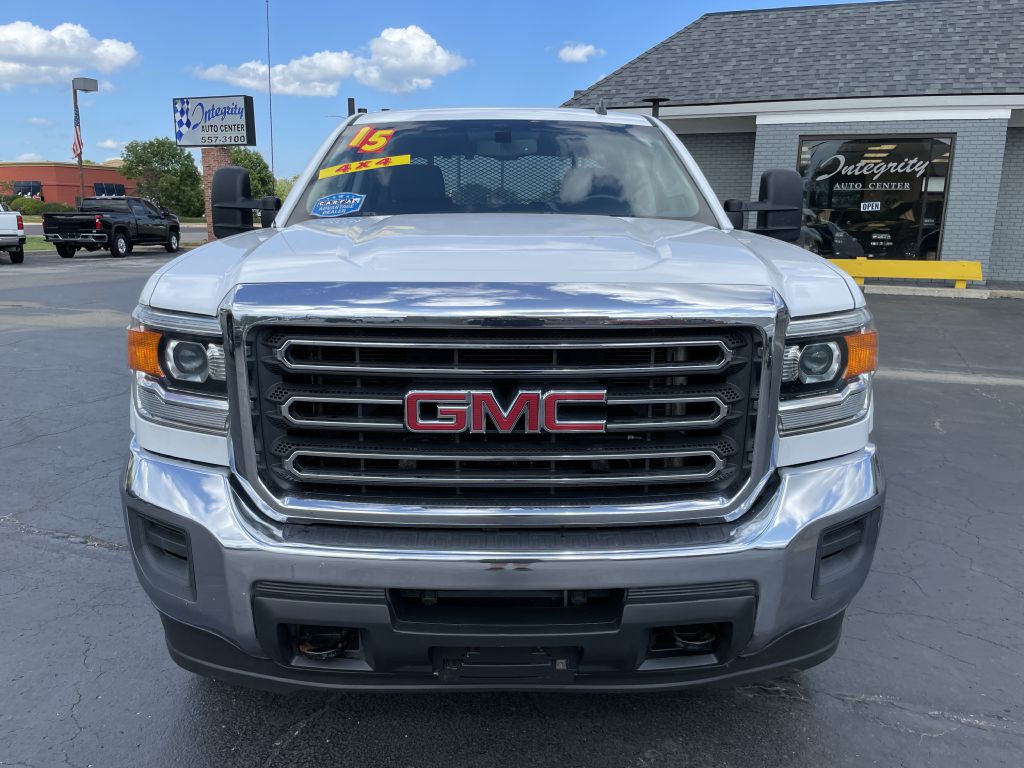 2015 GMC Sierra Image 2