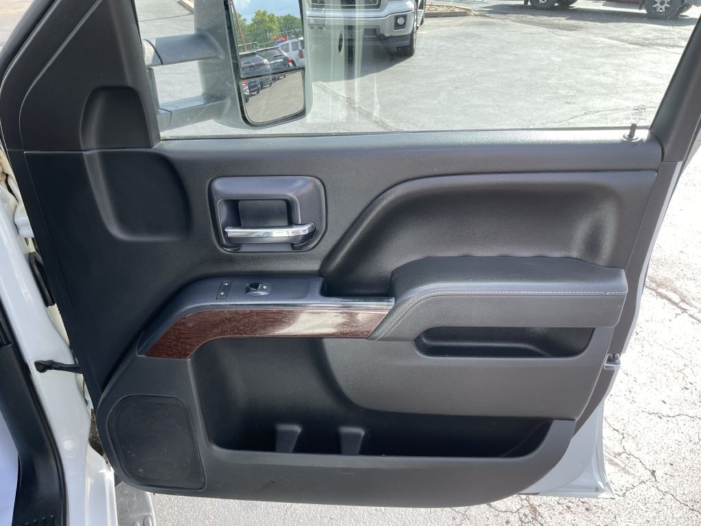 2015 GMC Sierra Image 12
