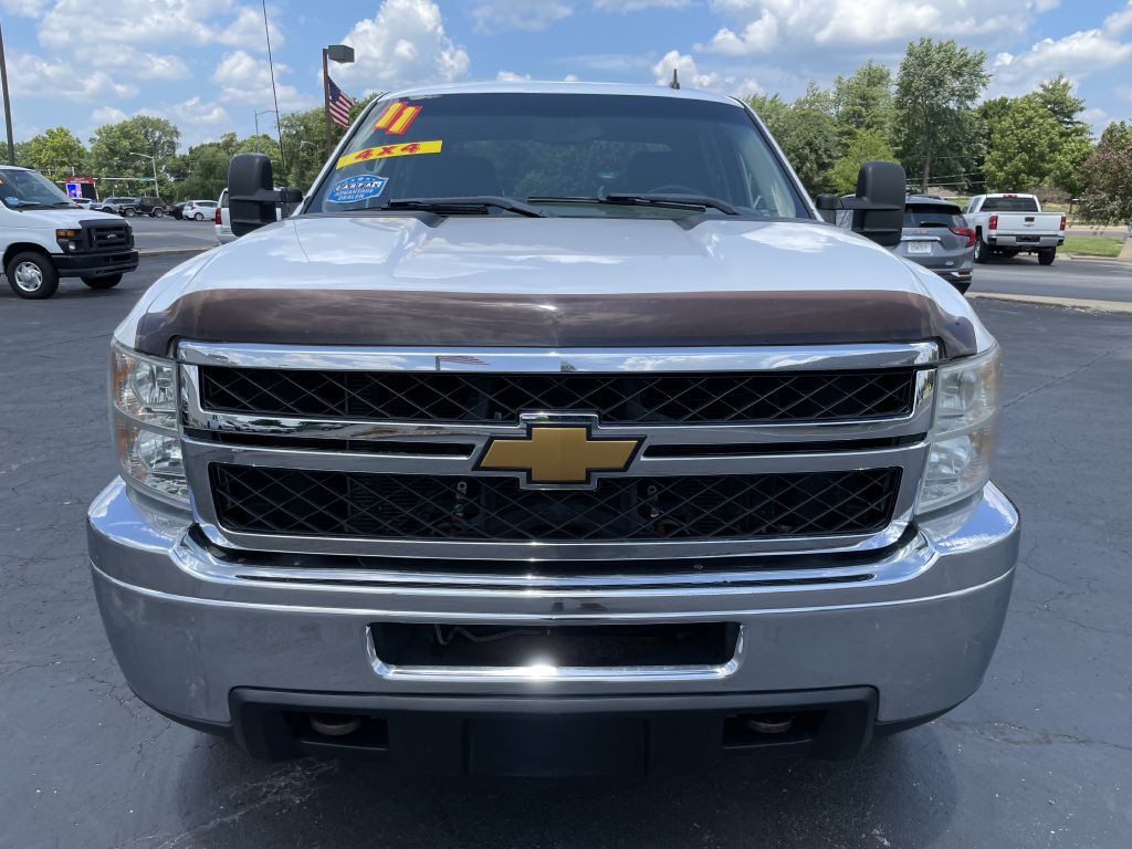 2011 Chevrolet Silverado 1500 Image 2