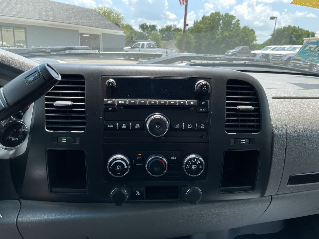 2011 Chevrolet Silverado 1500 Image 19