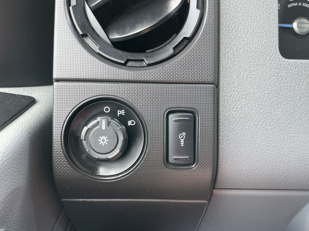 2015 Ford F-250 Image 18