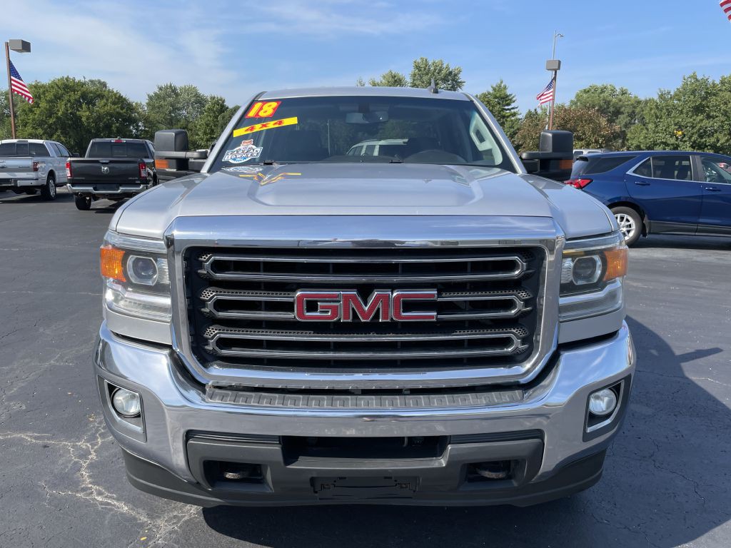 2018 GMC Sierra Image 2
