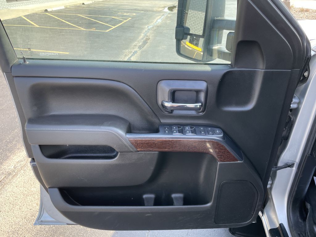 2018 GMC Sierra Image 8