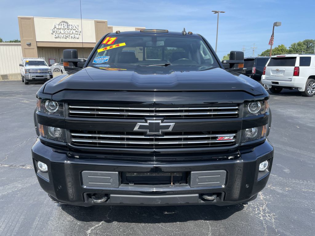 2017 Chevrolet Silverado 1500 Image 2