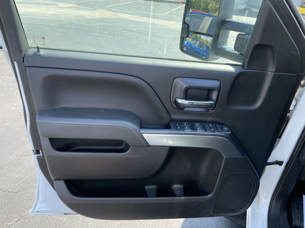 2018 Chevrolet Silverado 1500 Image 9