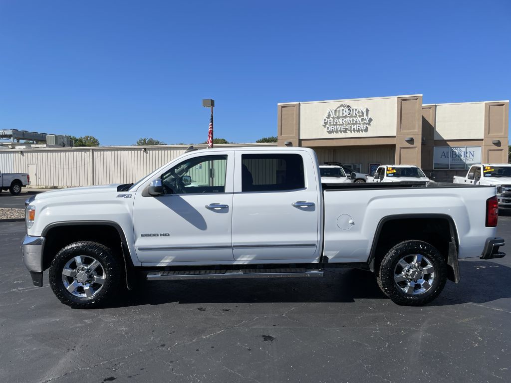 2017 GMC Sierra Image 4