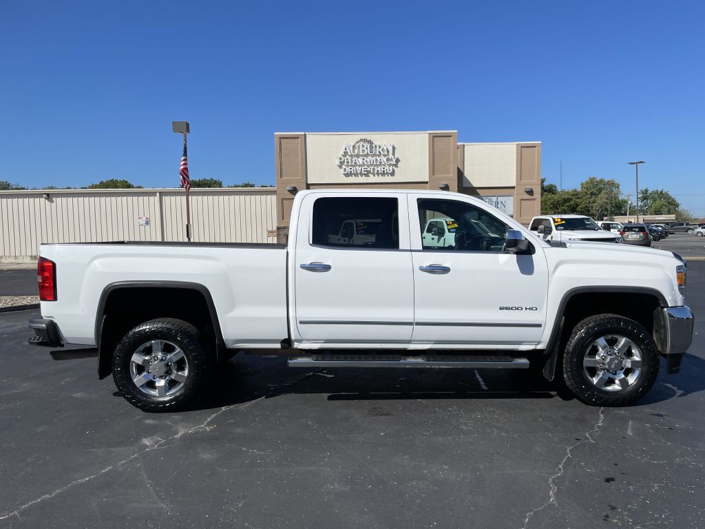 2017 GMC Sierra Image 8