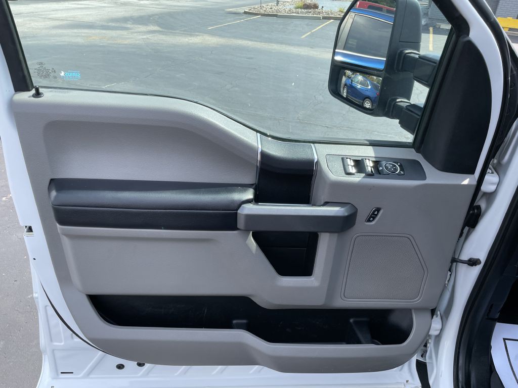 2017 Ford F-350 Image 9