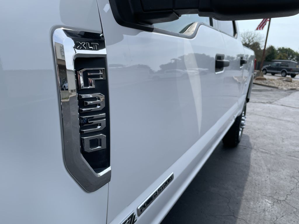 2017 Ford F-350 Image 35