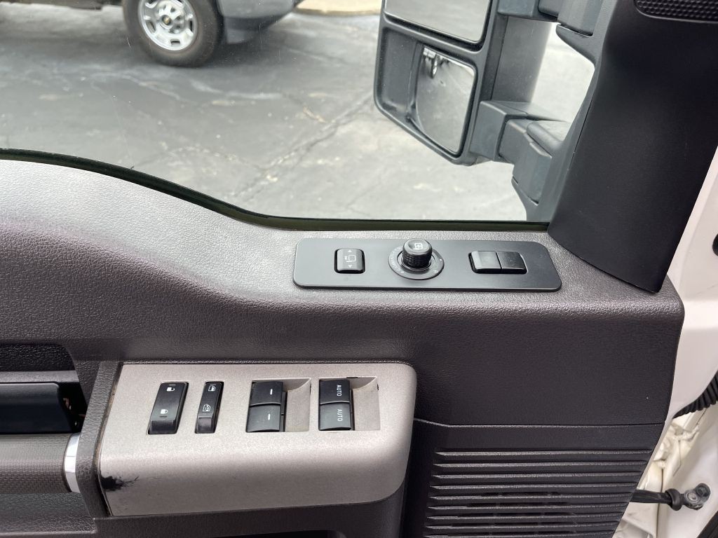 2015 Ford F-350 Image 10