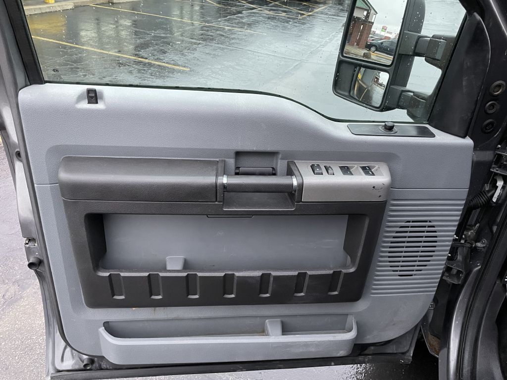 2013 Ford F-350 Image 9