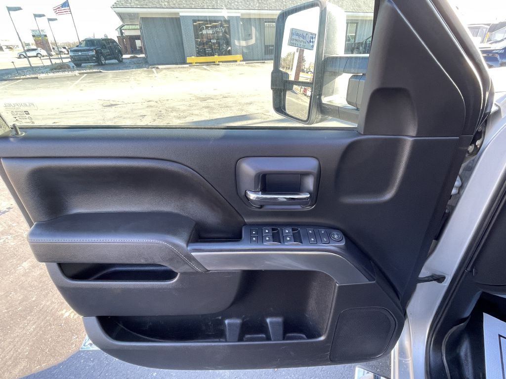2017 Chevrolet Silverado 1500 Image 9