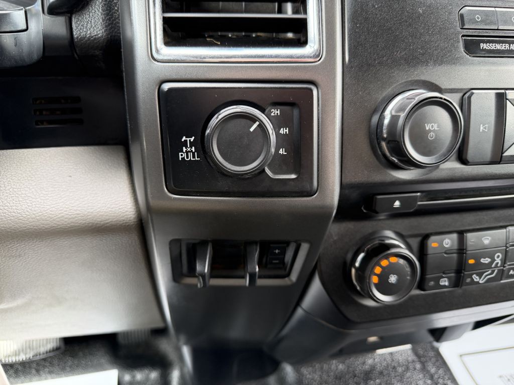 2017 Ford F-350 Image 19