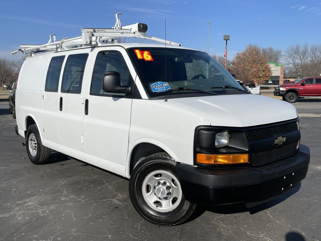 2016 Chevrolet Express Image 1