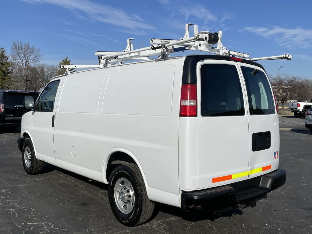 2016 Chevrolet Express Image 5