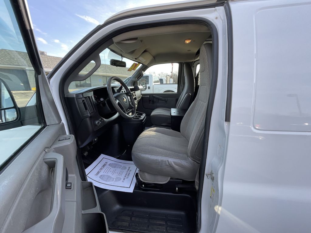 2016 Chevrolet Express Image 10