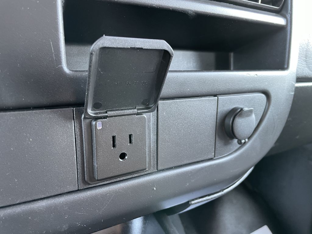 2016 Chevrolet Express Image 14