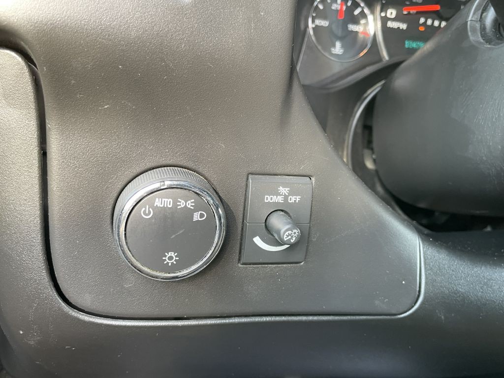 2016 Chevrolet Express Image 16