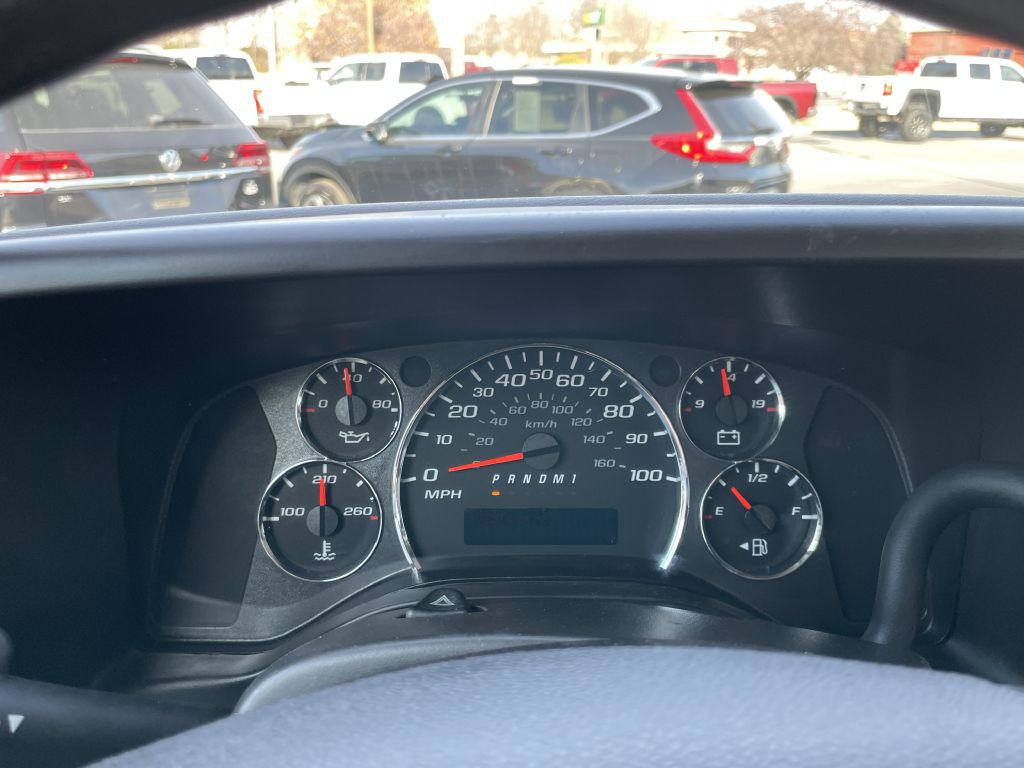 2016 Chevrolet Express Image 18