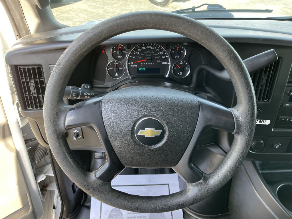 2016 Chevrolet Express Image 19