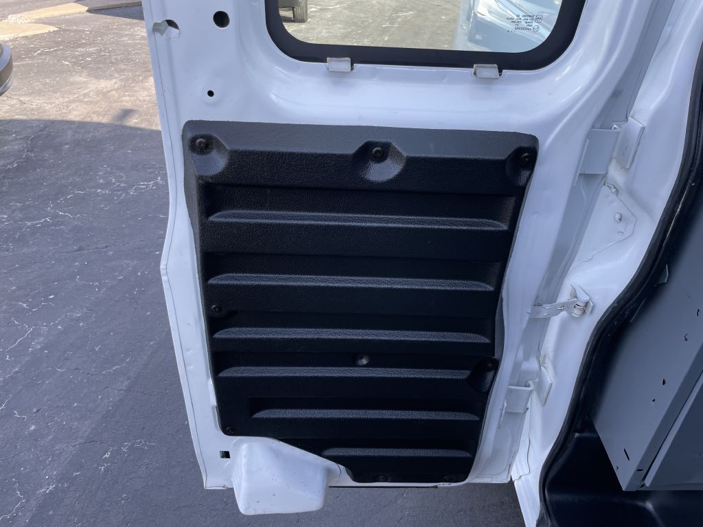 2016 Chevrolet Express Image 25