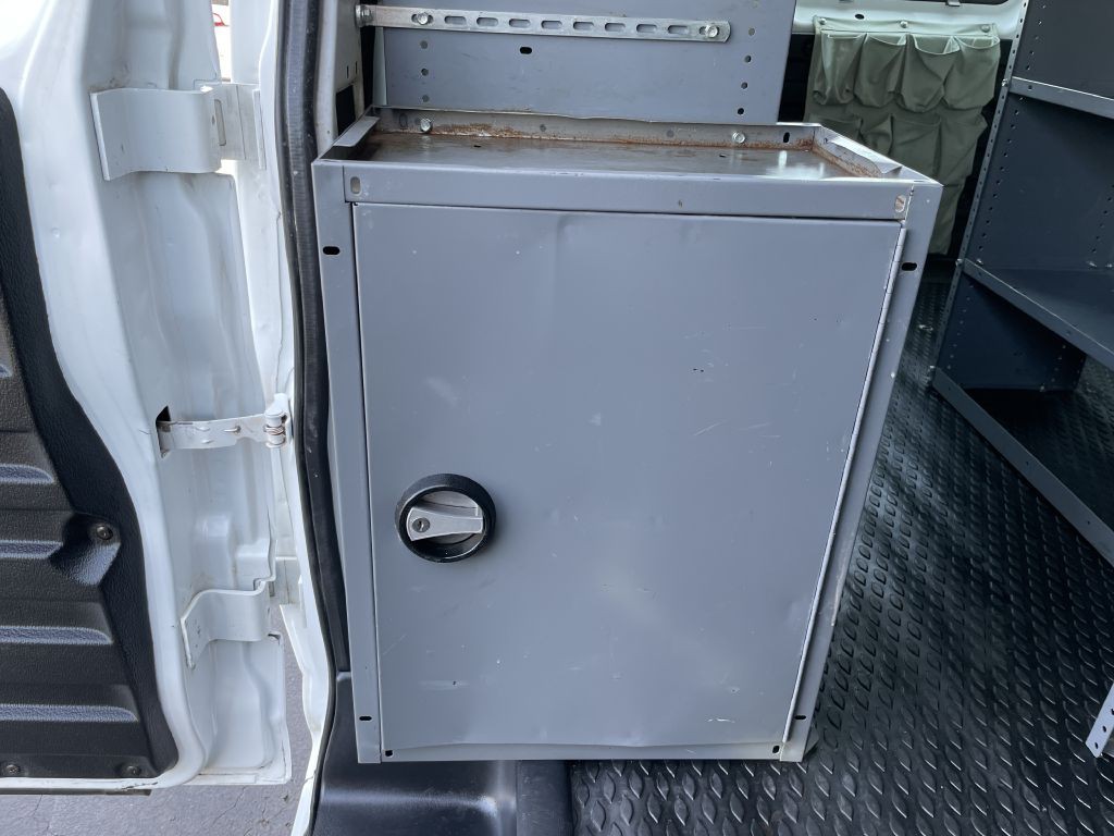 2016 Chevrolet Express Image 26