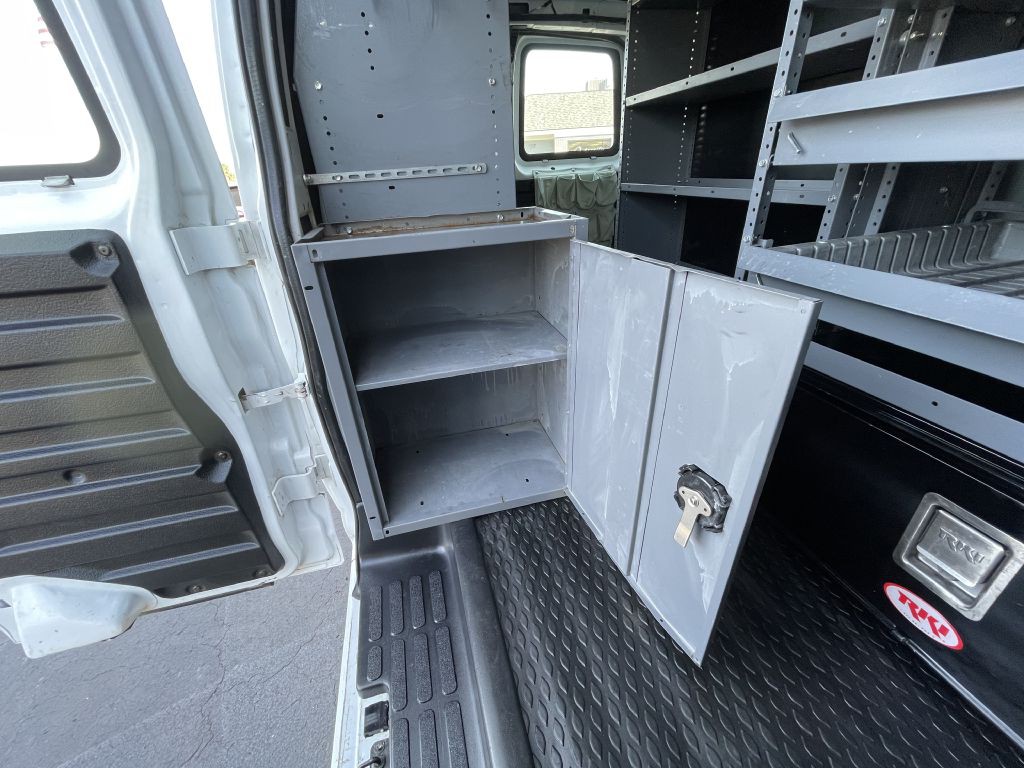 2016 Chevrolet Express Image 27