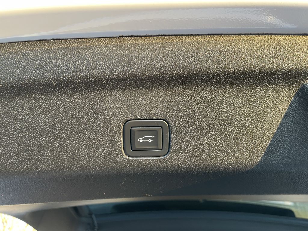 2021 GMC Yukon Image 35