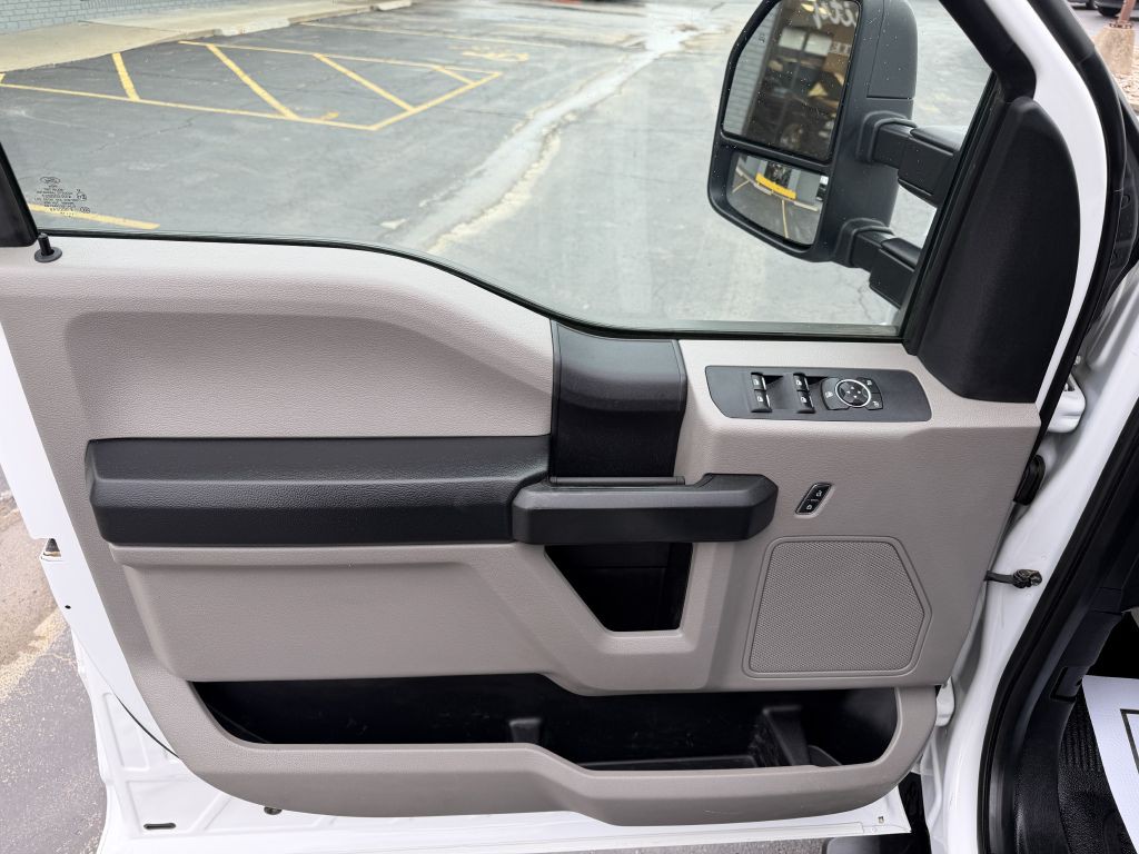 2018 Ford F-350 Image 9