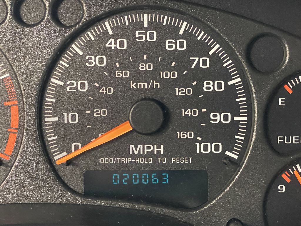 2002 Chevrolet S10 Image 3