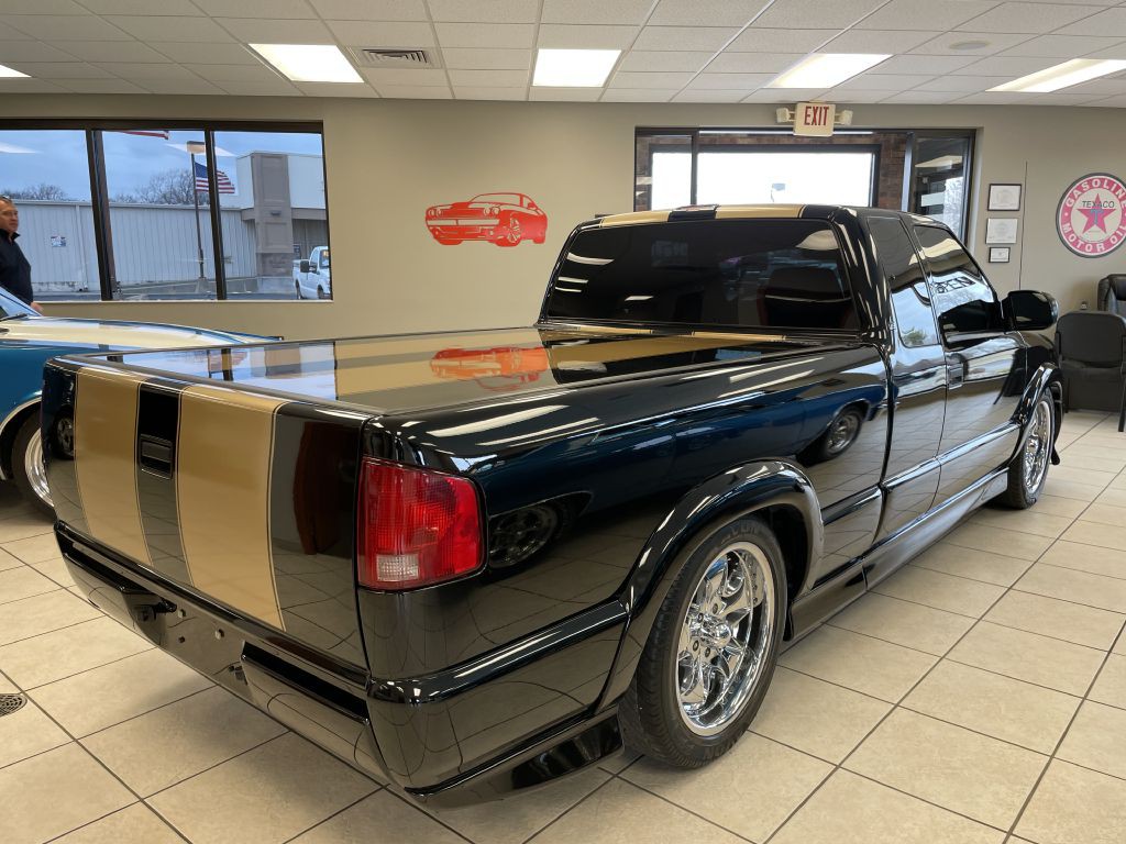 2002 Chevrolet S10 Image 6