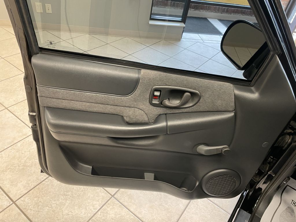 2002 Chevrolet S10 Image 14