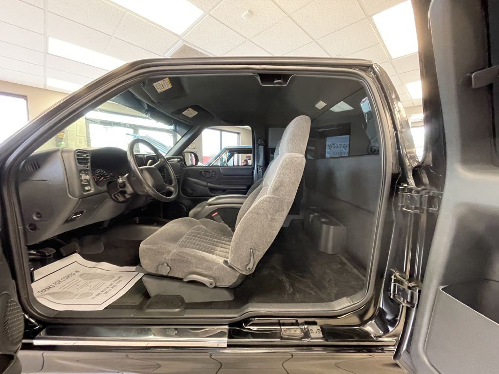 2002 Chevrolet S10 Image 15
