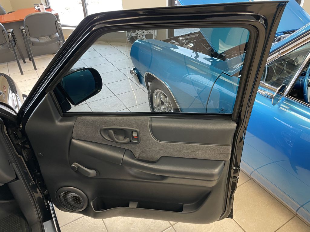 2002 Chevrolet S10 Image 26