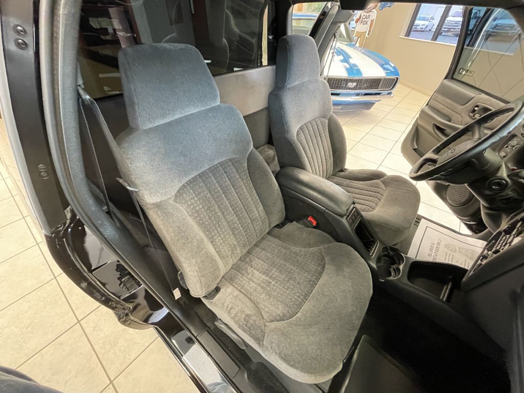 2002 Chevrolet S10 Image 28