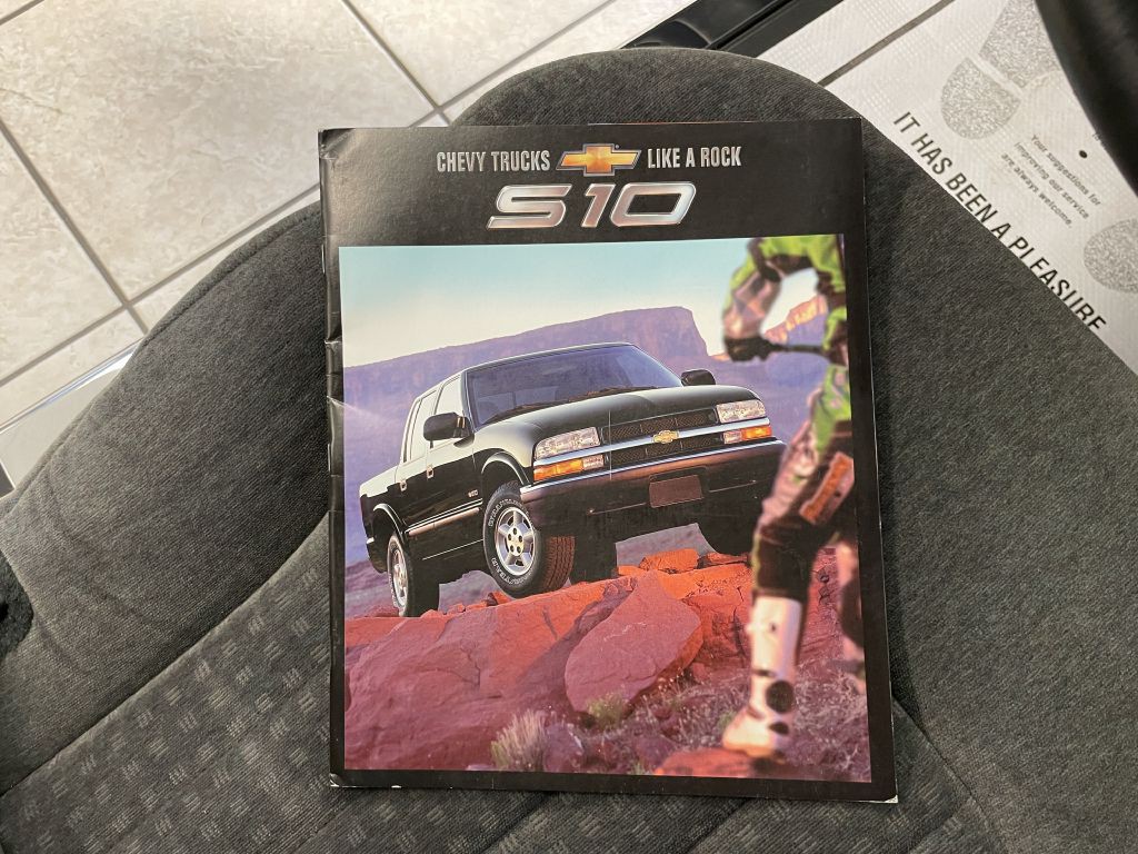 2002 Chevrolet S10 Image 35