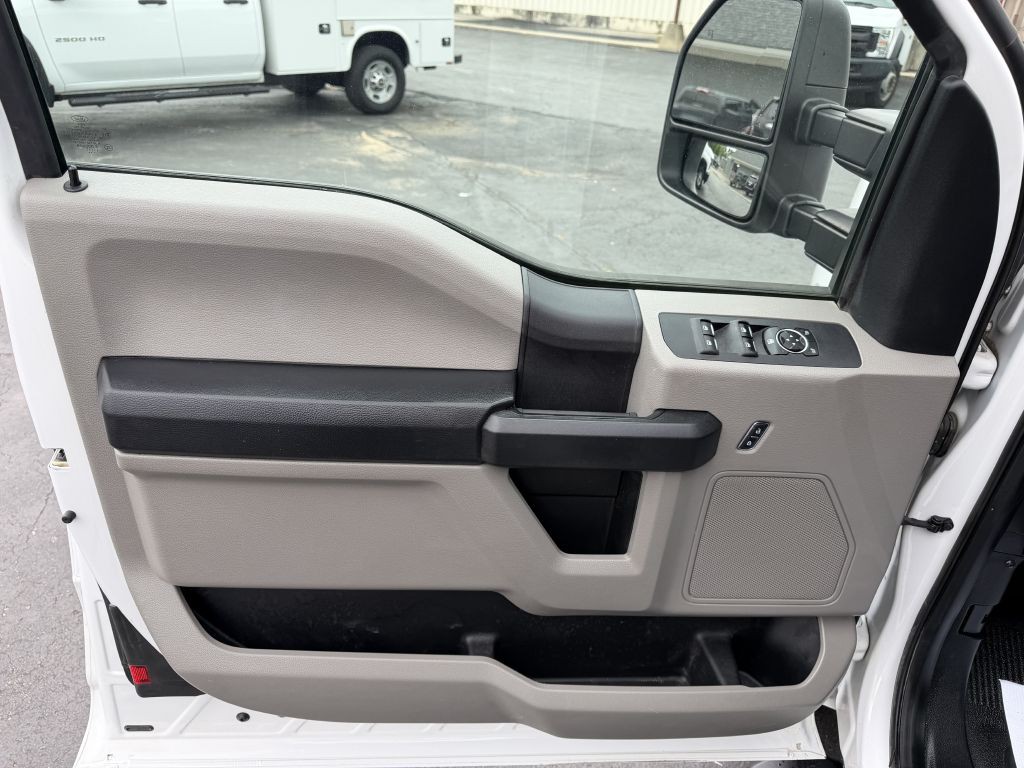 2017 Ford F-250 Image 9