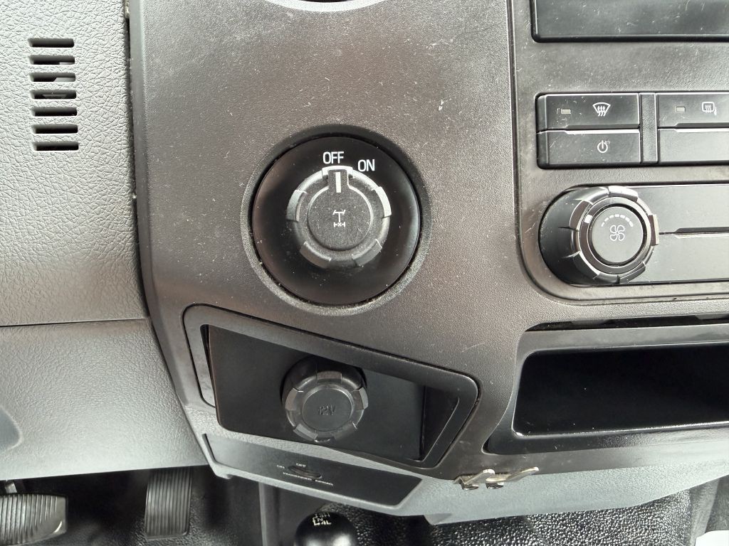 2015 Ford F-250 Image 18