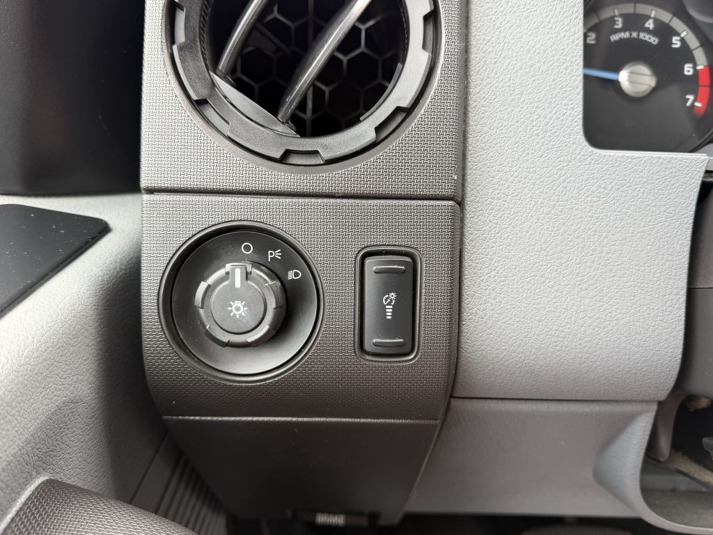 2015 Ford F-250 Image 24