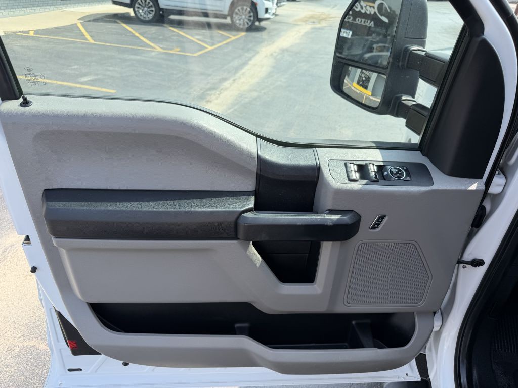 2017 Ford F-250 Image 9